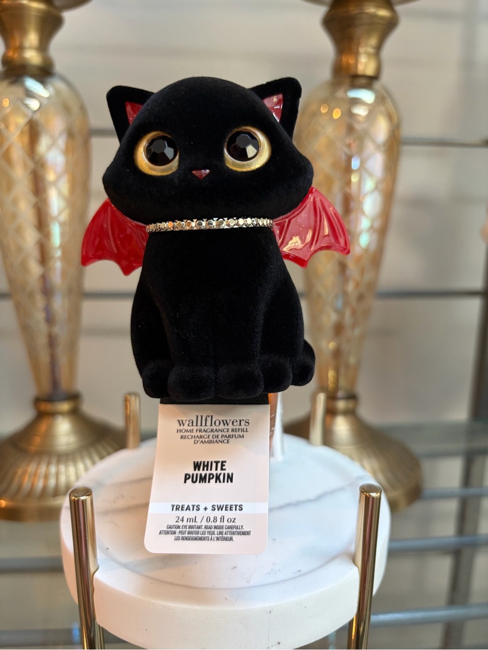 Bath & Body Works Wallflower Plug In Black Velvet Cat/Red Bat Wings & Bulb
NWT